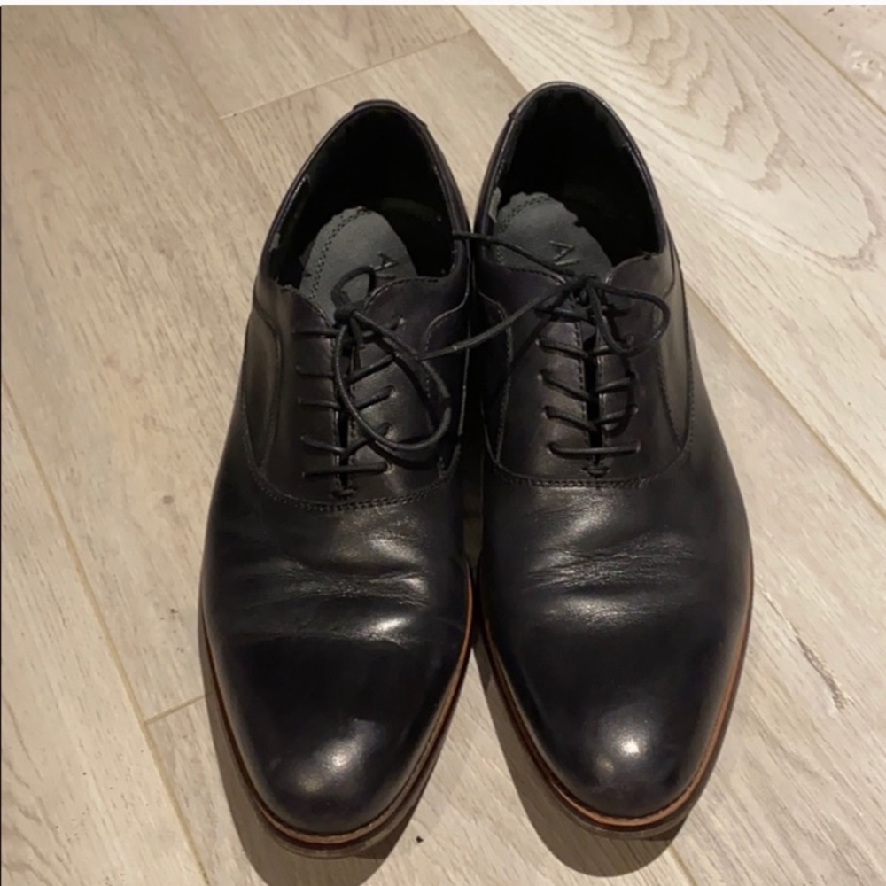 Men’s shoes by Aldo! Size 10.5!  Good condition